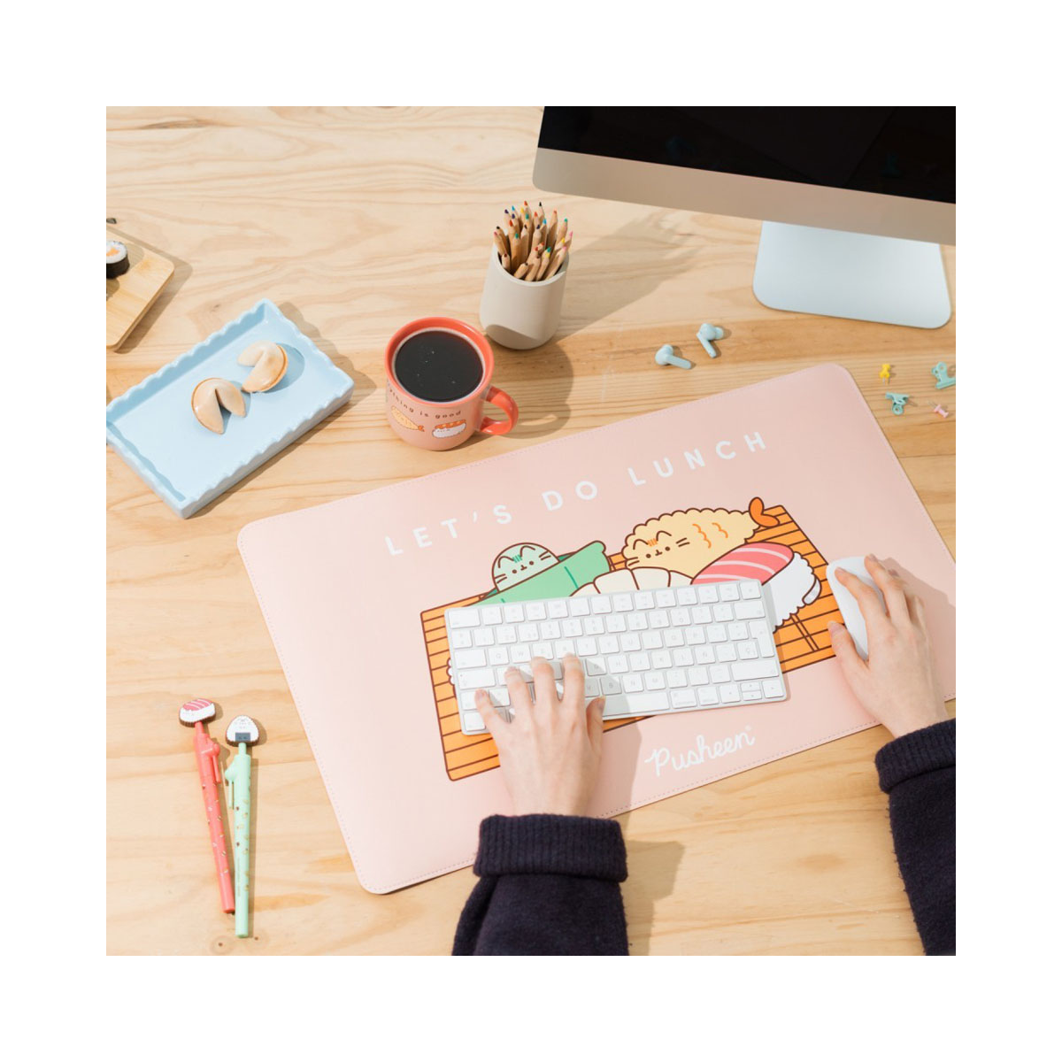 Подлога за глувче, Pusheen Sushi Roll 