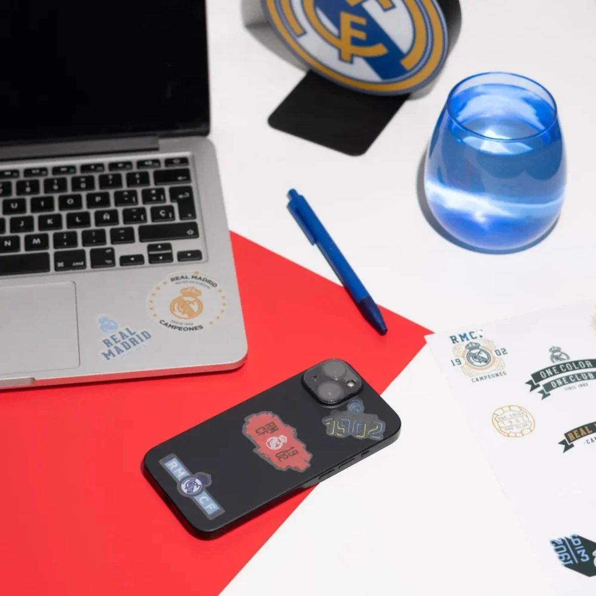 Сет стикери за повеќе употреби 'Real Madrid' 