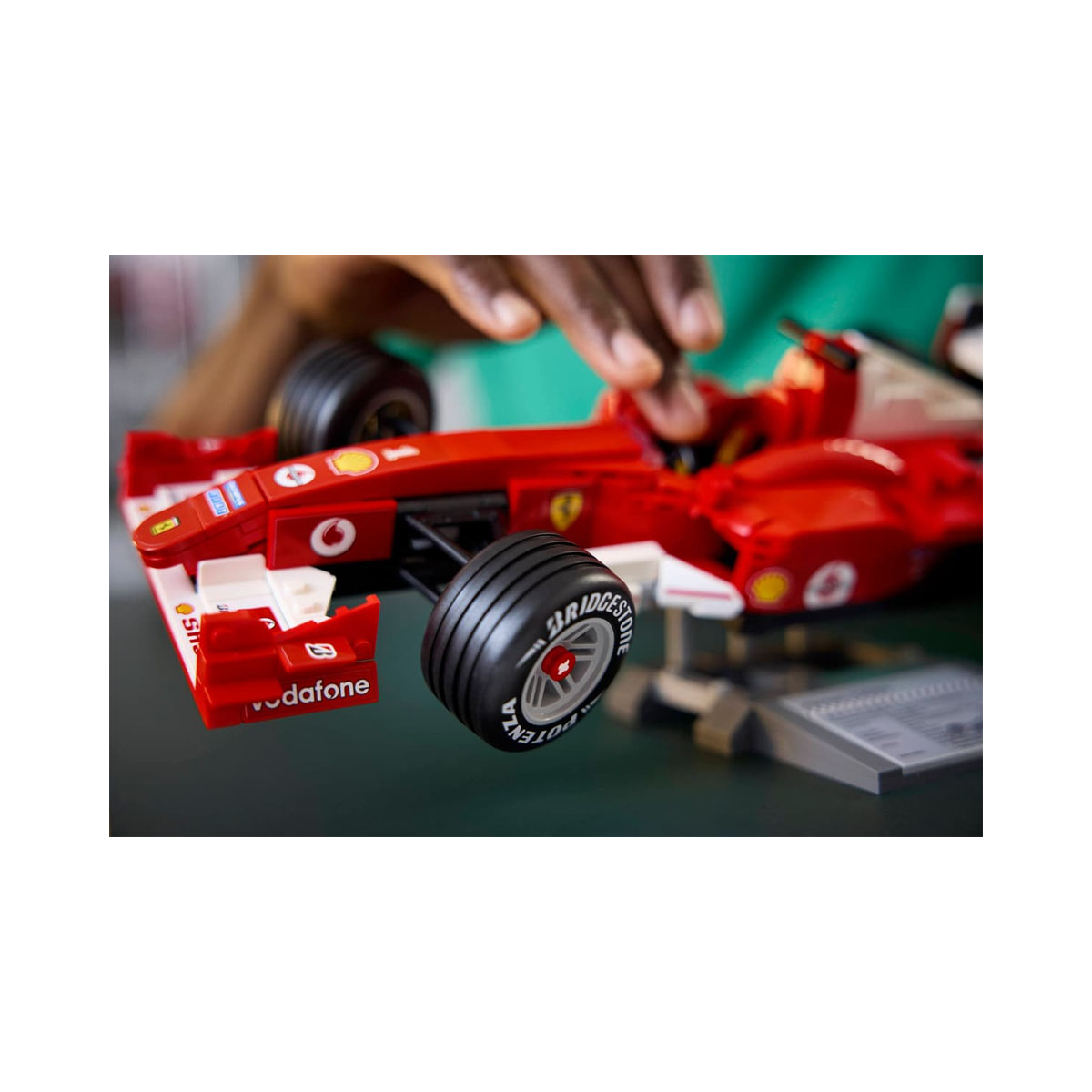 LEGO коцки, LEGO Icons, Ferrari F2004 & Michael Schumacher 