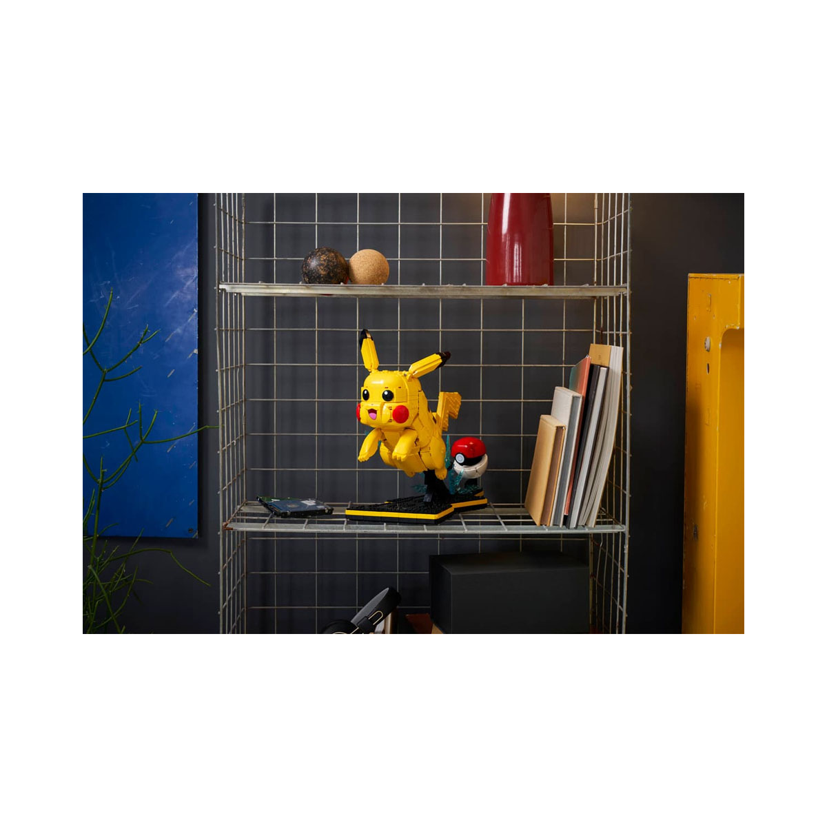 LEGO коцки, Pokemon, Pikachu and Poké Ball 
