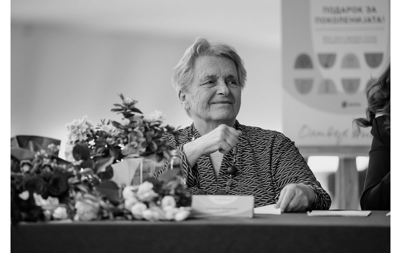 Почина Оливера Николова, мајката на сите македонски писателки