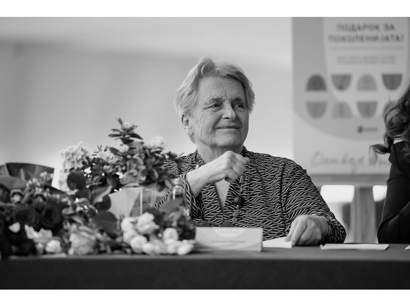 Почина Оливера Николова, мајката на сите македонски писателки
