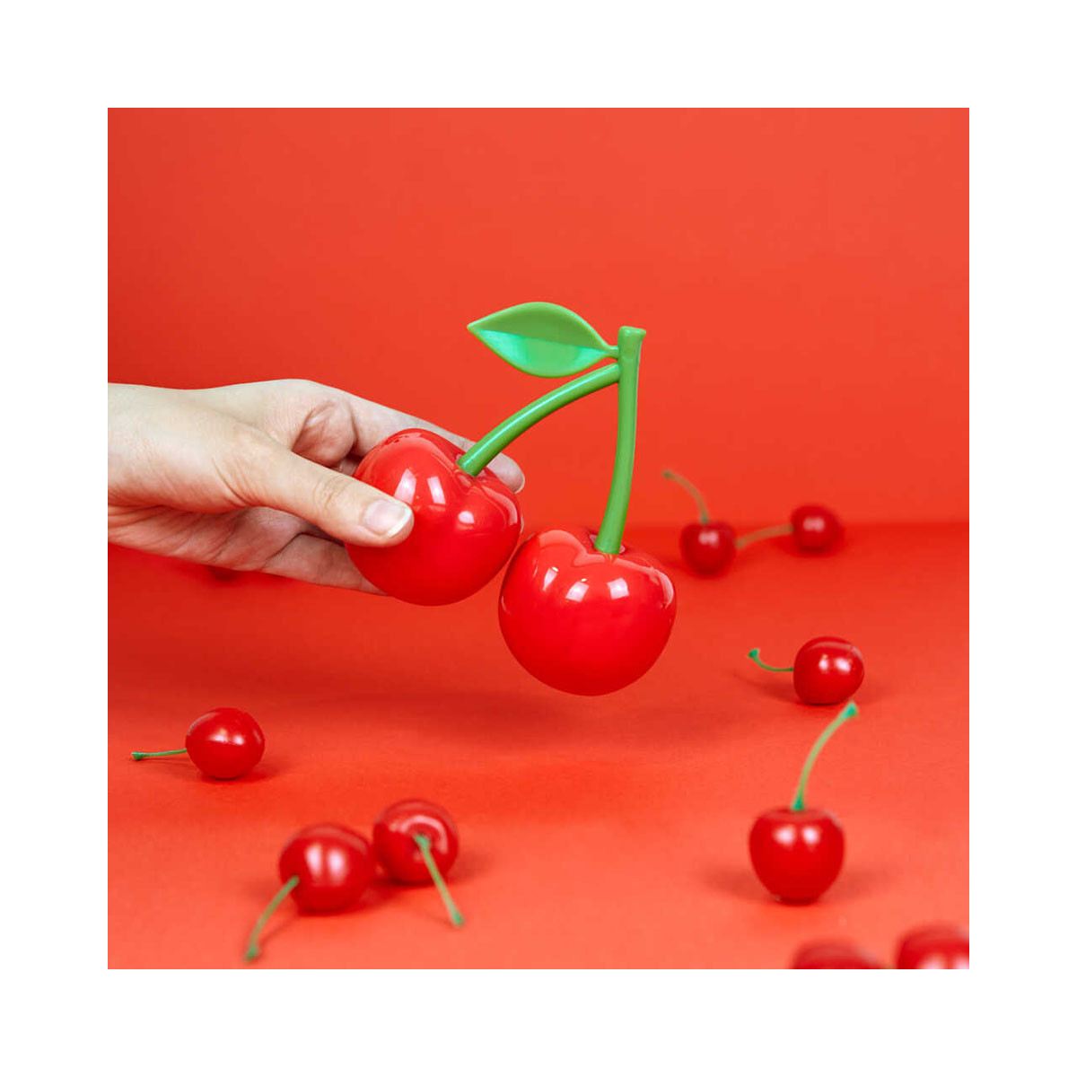 Сад за сол и бибер, Cherry 