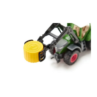 Фигура, Fendt with Bale Gripper