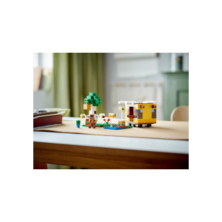 LEGO коцки, Minecraft, The Bee Cottage