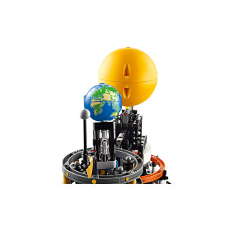 LEGO коцки, Technic, Planet Earth and Moon in Orbit