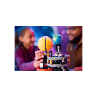 LEGO коцки, Technic, Planet Earth and Moon in Orbit
