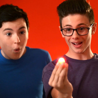 Сет трикови, Lights From Anywhere - Junior