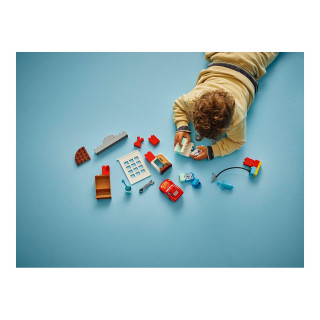 LEGO коцки, Duplo, Pixar: Cars - McQueen's Visit to Doc's Garage 