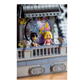 LEGO коцки, Wednesday - Wednesday & Enid's Dorm Room 