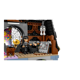 LEGO коцки, Wednesday - Wednesday & Enid's Dorm Room 