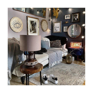 Неонски знак во кутија, 'Lounge'