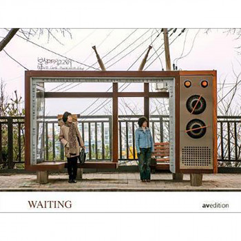 Waiting : People in Transit 