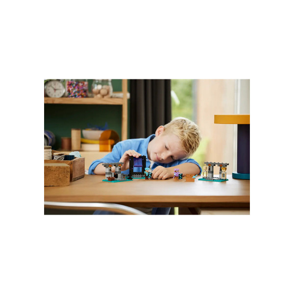 LEGO коцки, Minecraft, The Armory 