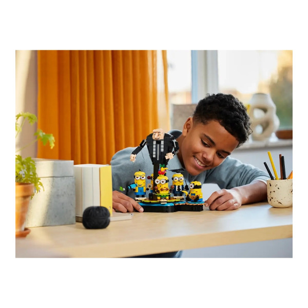 LEGO коцки, Despicable Me 4 - Brick-Built Gru and Minions