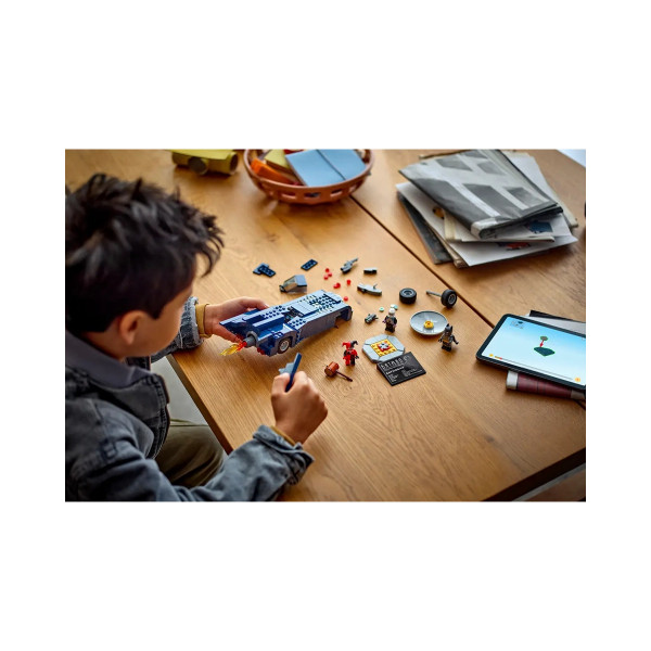 LEGO коцки, DC: Batman, Batman w/ the Batmobile vs. Harley Quinn and Mr. Freeze