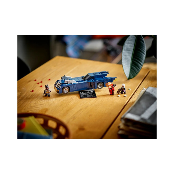 LEGO коцки, DC: Batman, Batman w/ the Batmobile vs. Harley Quinn and Mr. Freeze
