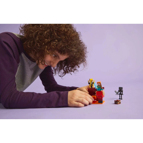 LEGO коцки, Minecraft, The Nether Lava Battle