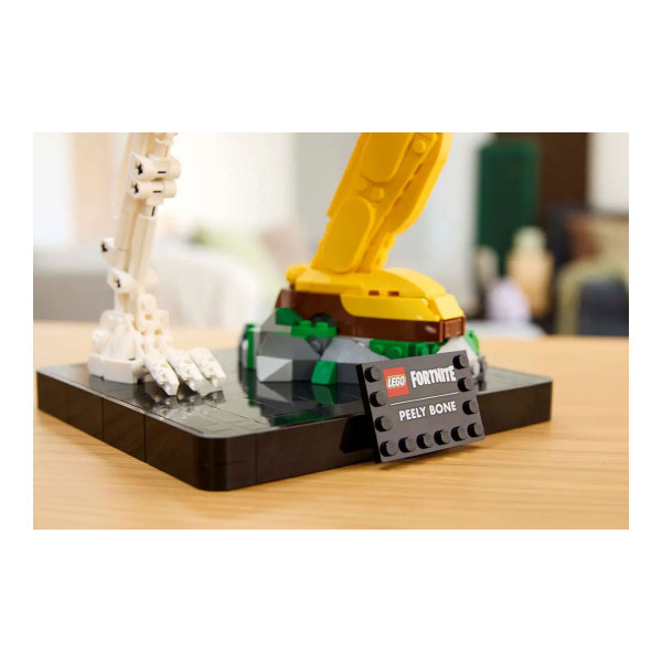 LEGO коцки, Fortnite, Peely Bone 