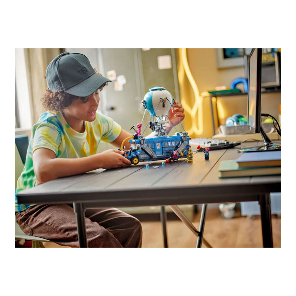 LEGO коцки, Fortnite, Battle Bus 