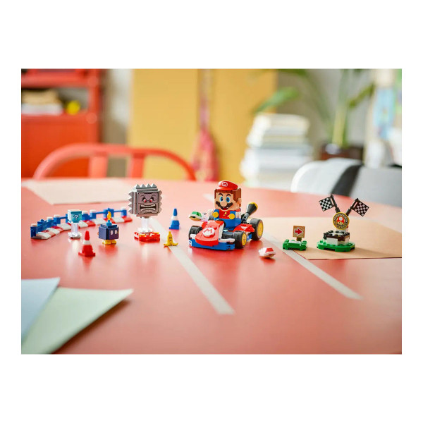LEGO коцки, Super Mario, Mario Kart™ – Interactive LEGO® Mario™ & Standard Kart 