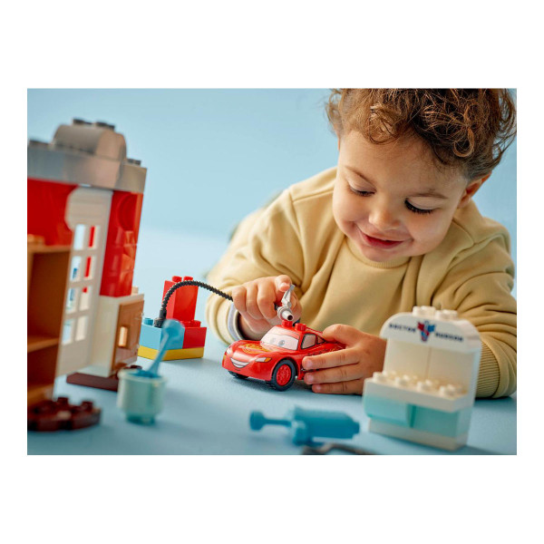 LEGO коцки, Duplo, Pixar: Cars - McQueen's Visit to Doc's Garage 