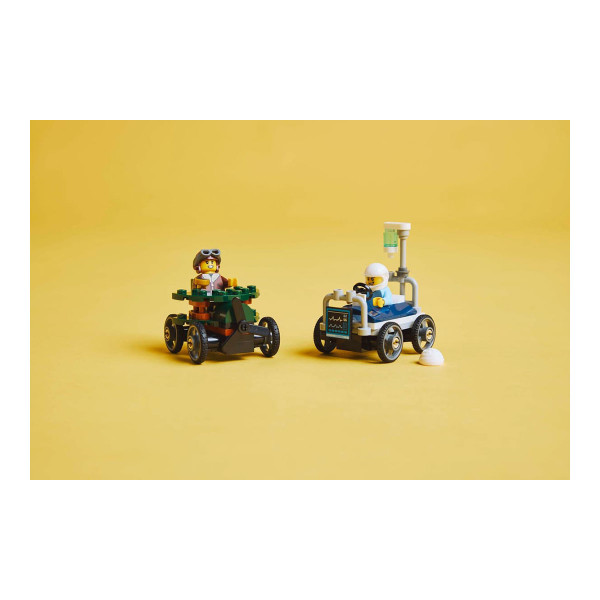 LEGO коцки, City, Airplane vs. Hospital Bed Race Car Pack 