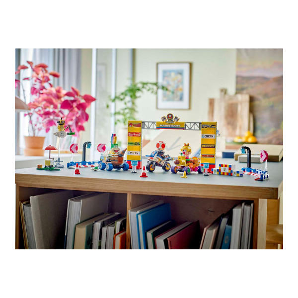 LEGO коцки, Super Mario, Mario Kart – Baby Peach & Grand Prix Set 