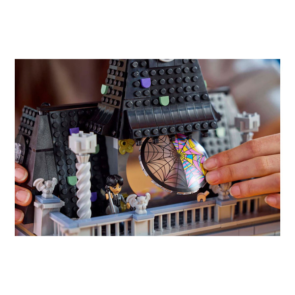 LEGO коцки, Wednesday - Wednesday & Enid's Dorm Room 