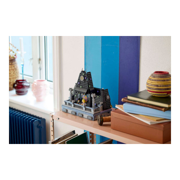 LEGO коцки, Wednesday - Wednesday & Enid's Dorm Room 