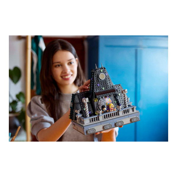 LEGO коцки, Wednesday - Wednesday & Enid's Dorm Room 