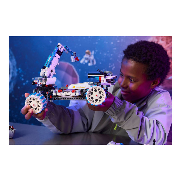 LEGO коцки, Technic, Lunar Outpost® Moon Rover Space Vehicle 