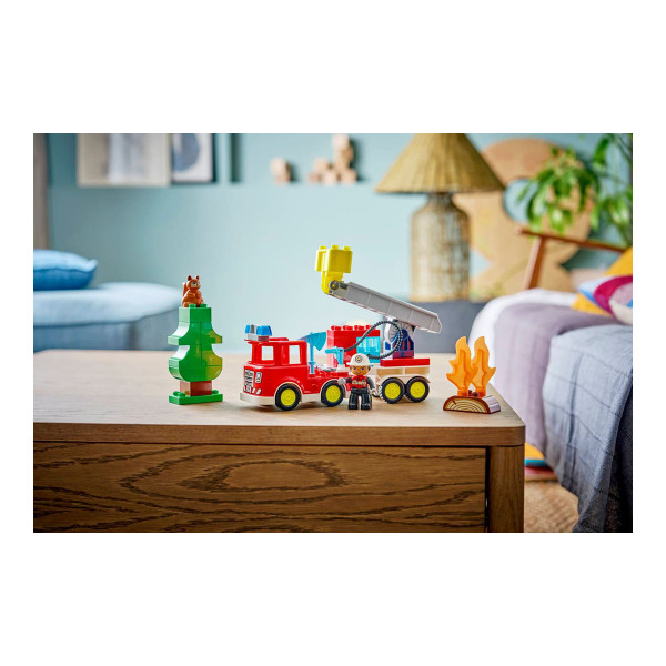 LEGO коцки, Duplo, Fire Truck with Hose and Firefighter 
