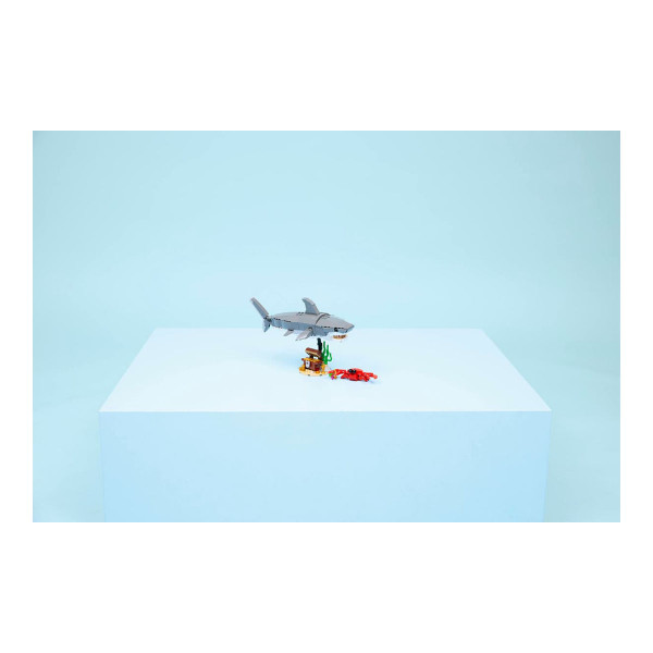 LEGO коцки, Creator 3-in-1, Fierce Shark with a Treasure Chest 