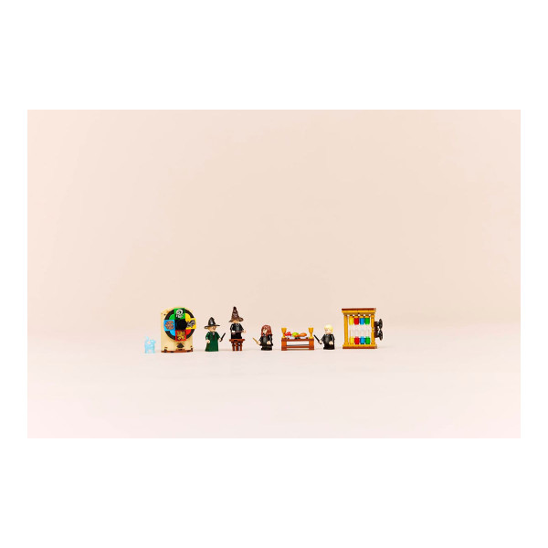 LEGO коцки, Harry Potter, Hogwarts Castle: Sorting Hat Ceremony 