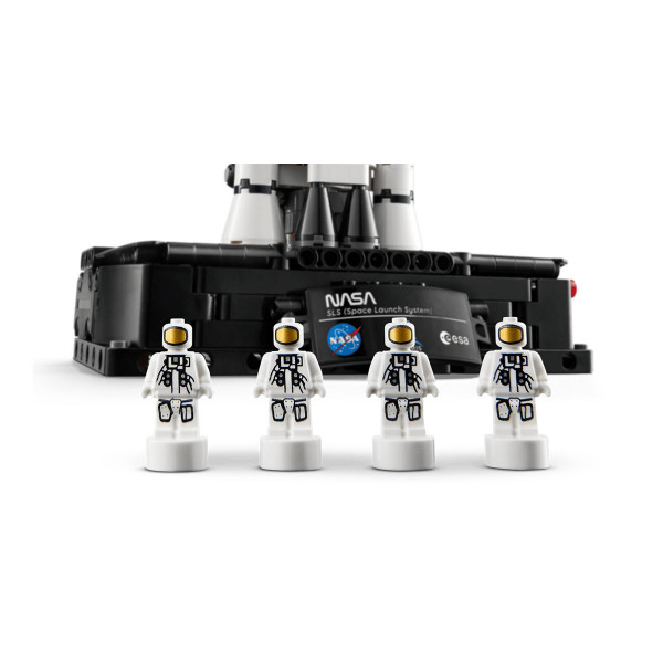LEGO коцки, Technic, NASA Artemis Space Launch System Rocket 