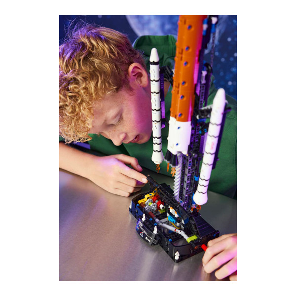 LEGO коцки, Technic, NASA Artemis Space Launch System Rocket 