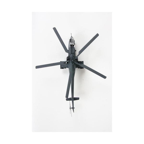 Макета, Russian attack helikopter MIL MI-35M hind E, 285 парчиња, 1:72