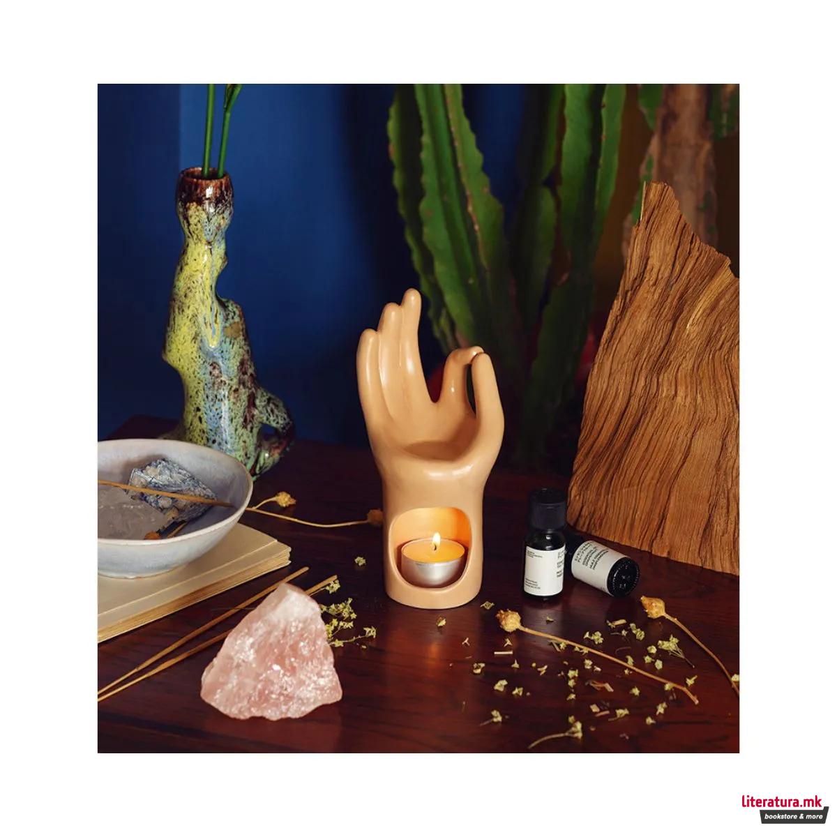 Сад за ароматично масло, Om - Meditation hand