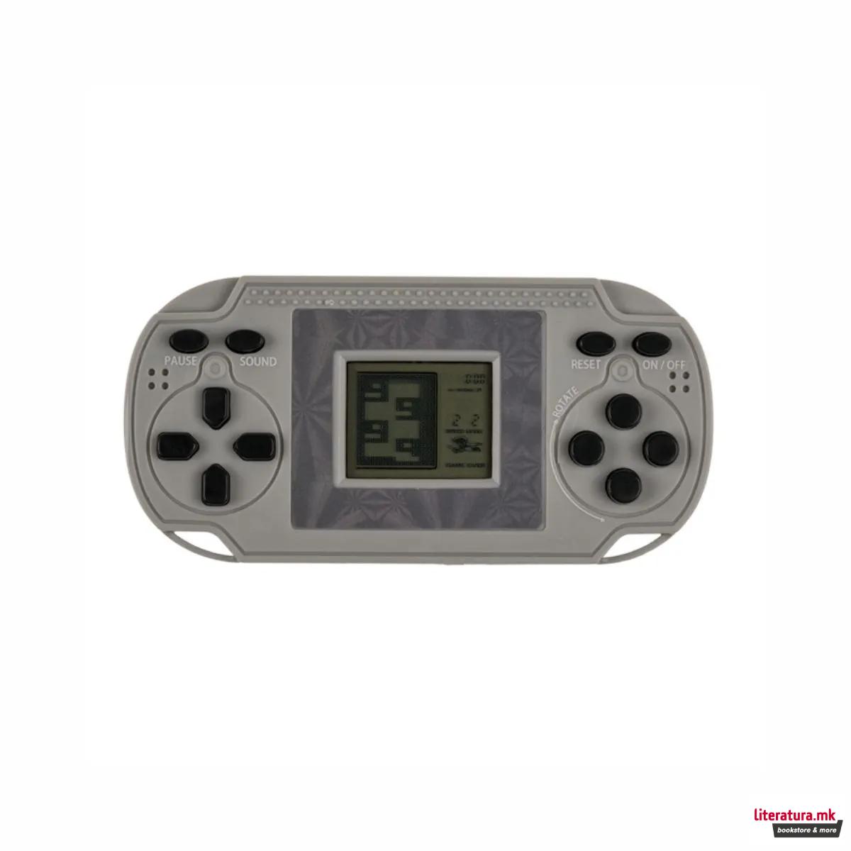 Мини ретро аркадна игра со 8 игри