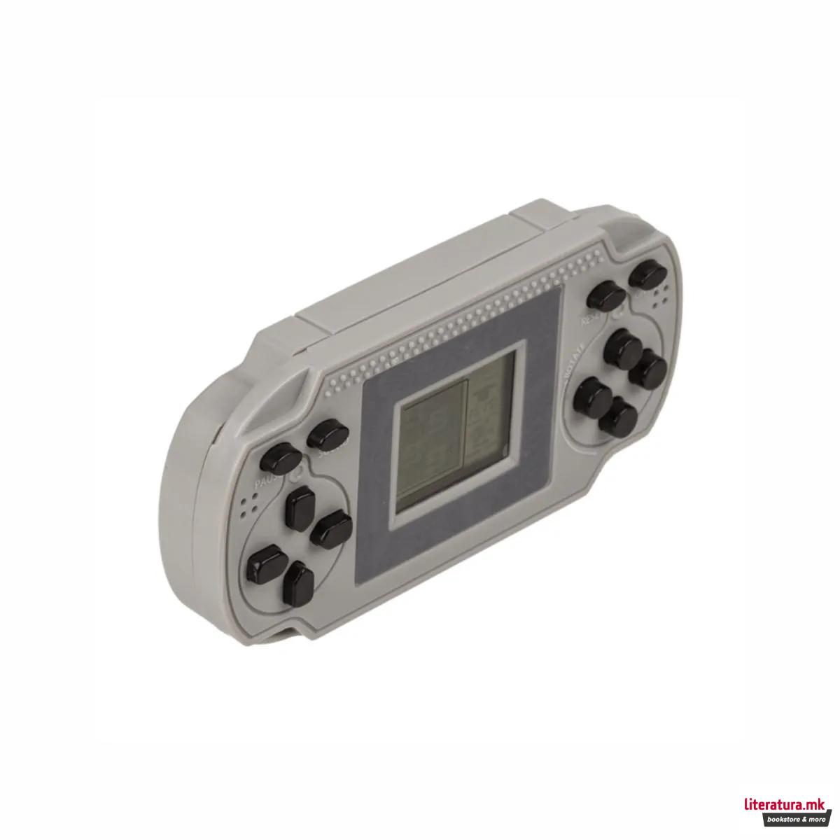 Мини ретро аркадна игра со 8 игри