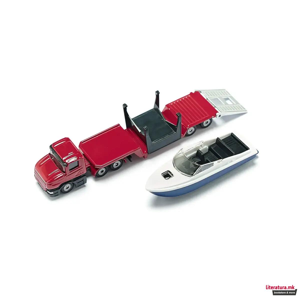 Фигура, Low Loader with Boat