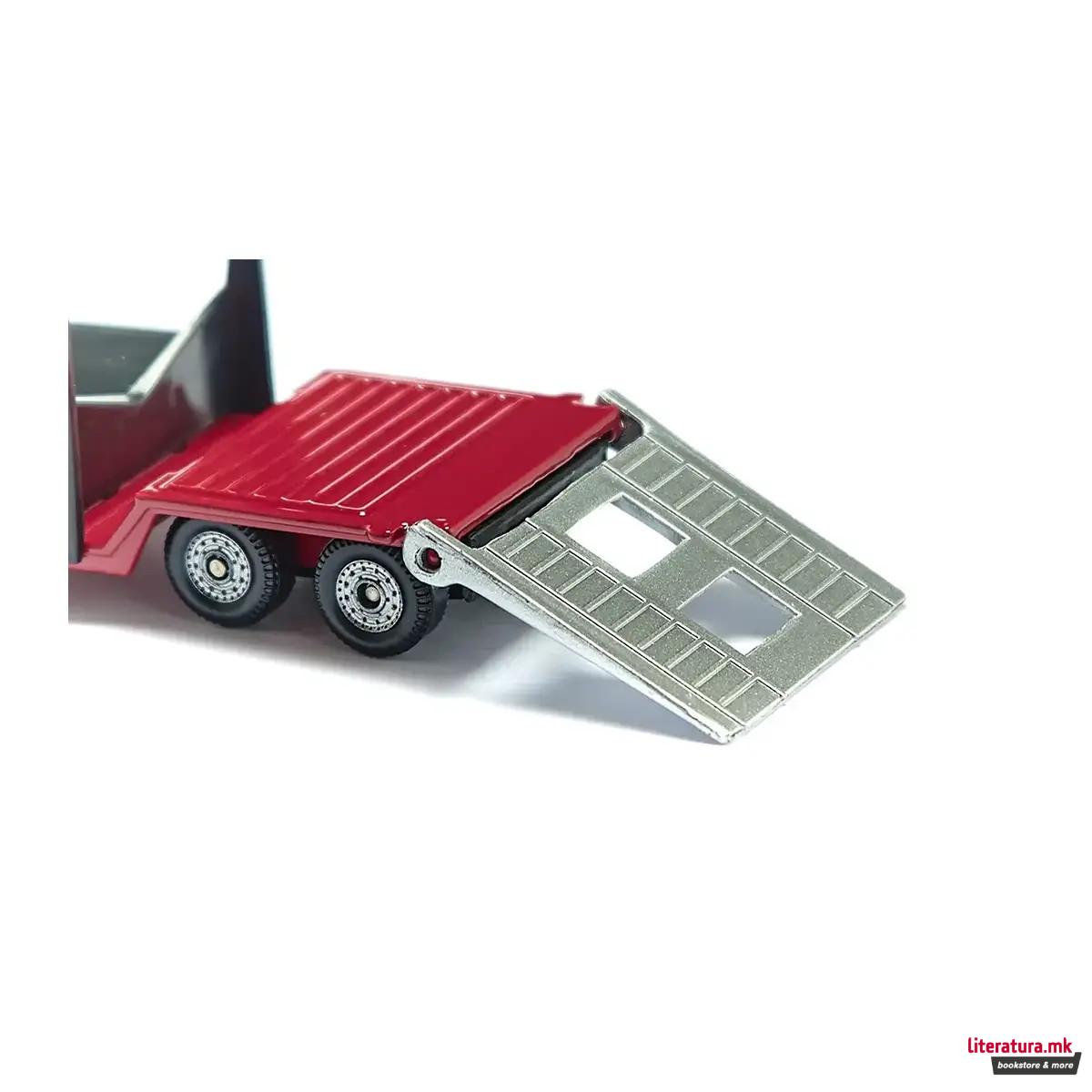 Фигура, Low Loader with Boat