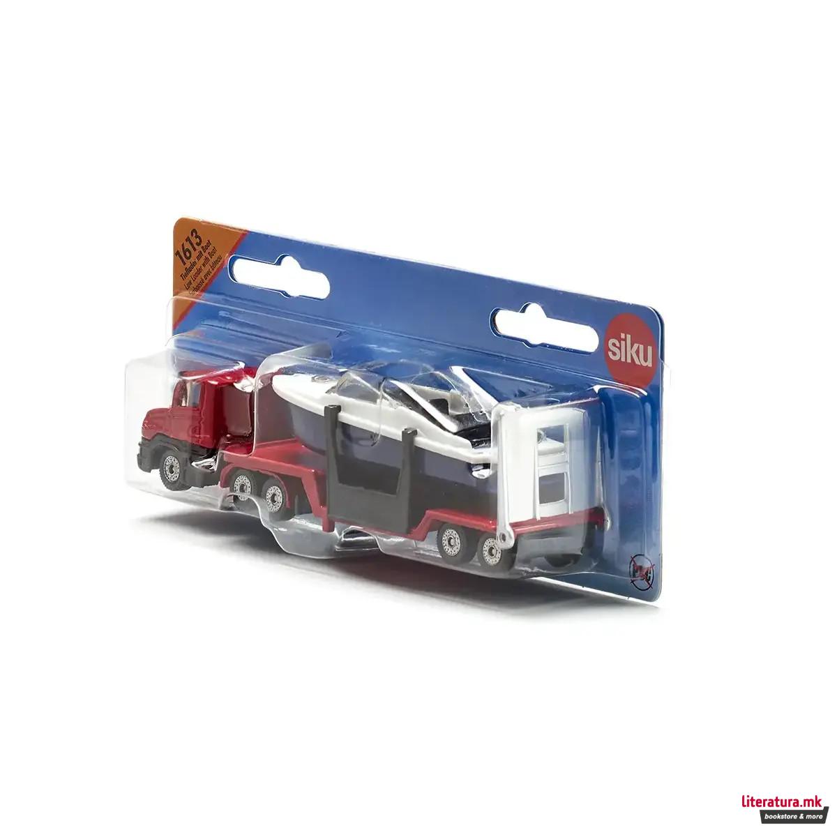 Фигура, Low Loader with Boat
