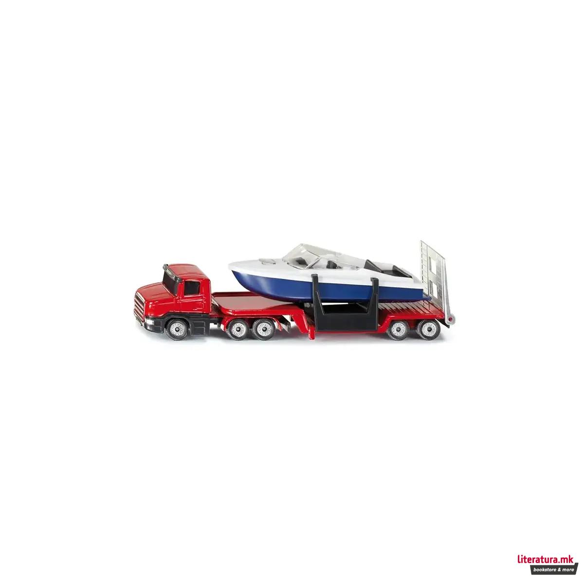 Фигура, Low Loader with Boat