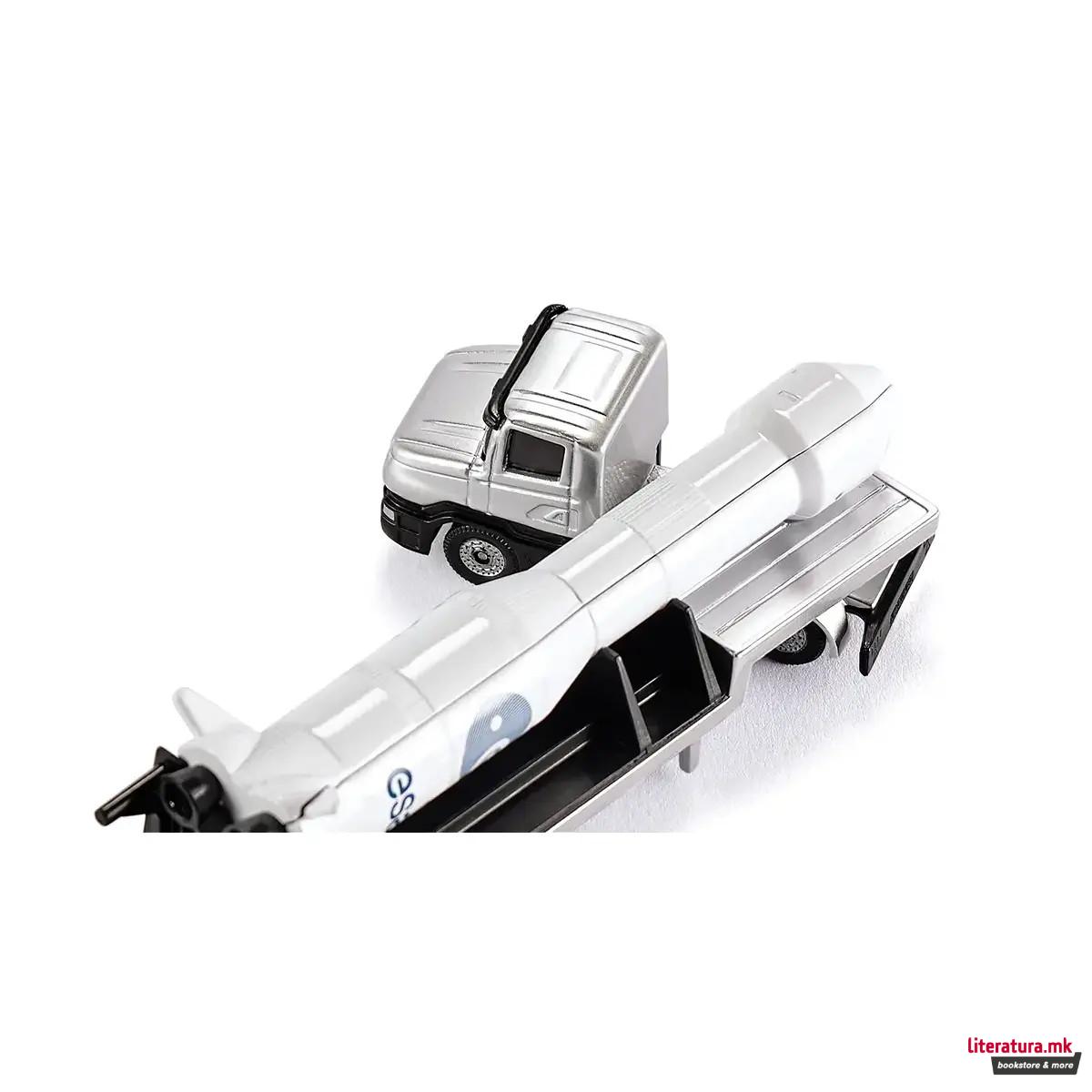 Фигура, Low Loader with Rocket