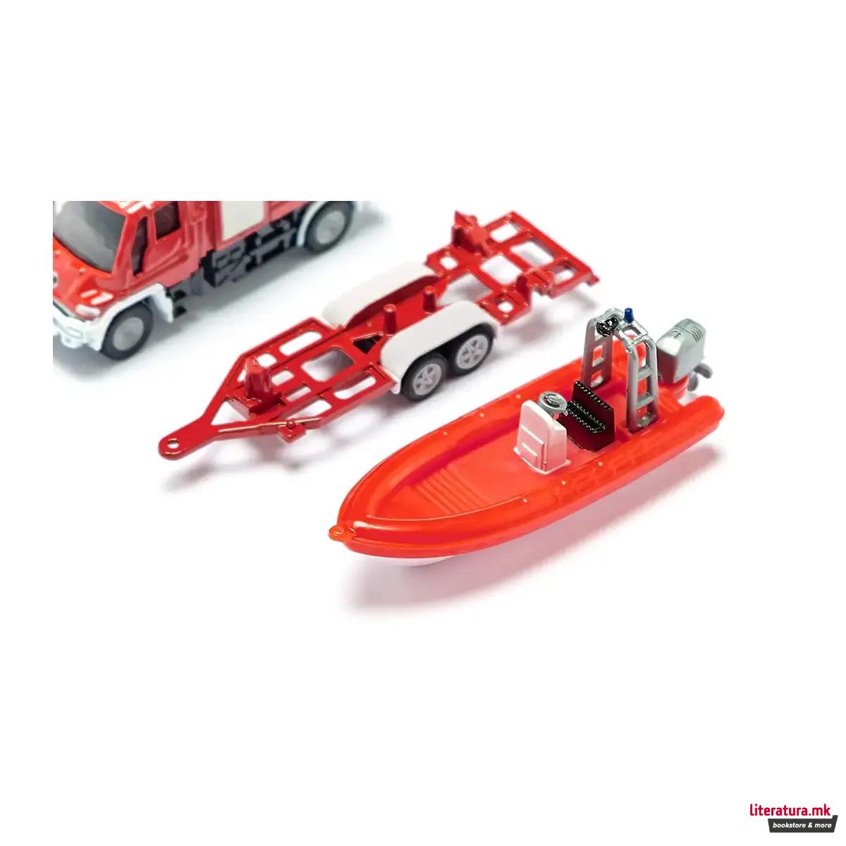 Фигура, Unimog Fire Engine with Boat
