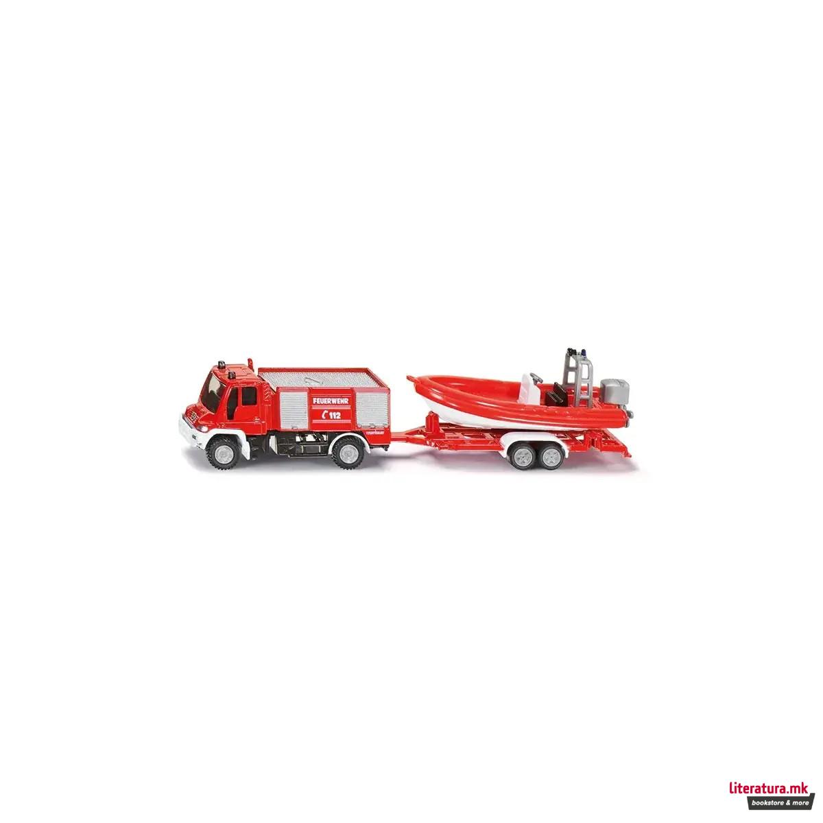 Фигура, Unimog Fire Engine with Boat