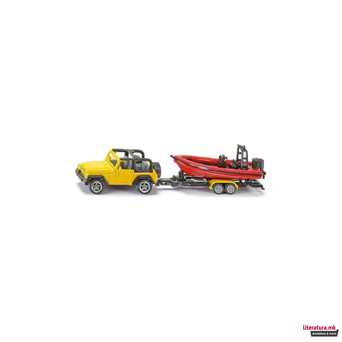 Фигура, Jeep with boat