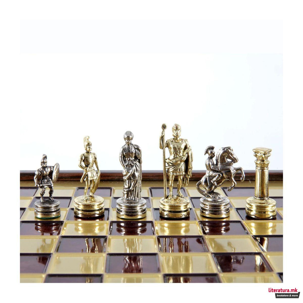 Сет за шах во дрвена кутија, Greek Roman Period Chess Set - Gold & Silver, црвен 